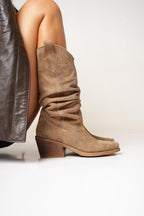 DAI – Botas Texanas en Cuero Gamuzado -  "Nala Shoes"