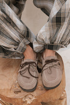 AK8=SI(B2<>"",B2&" - Nala Shoes","")