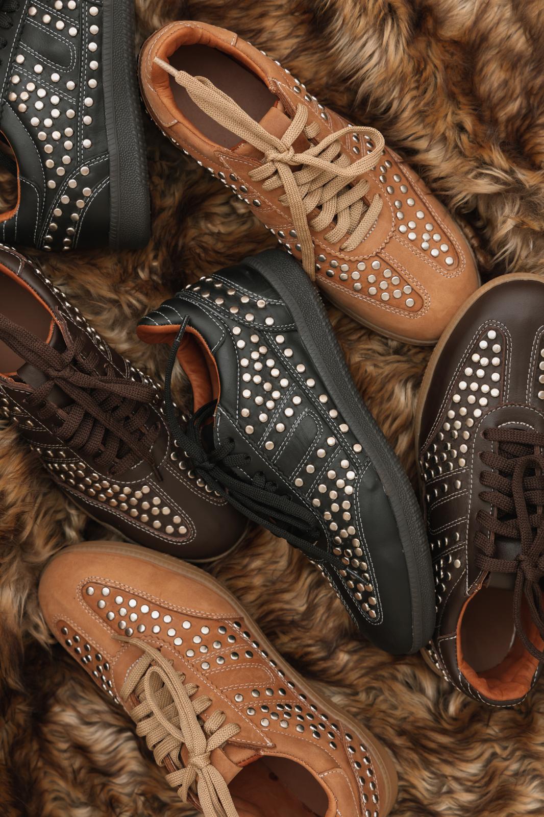 AK8=SI(B2<>"",B2&" - Nala Shoes","")