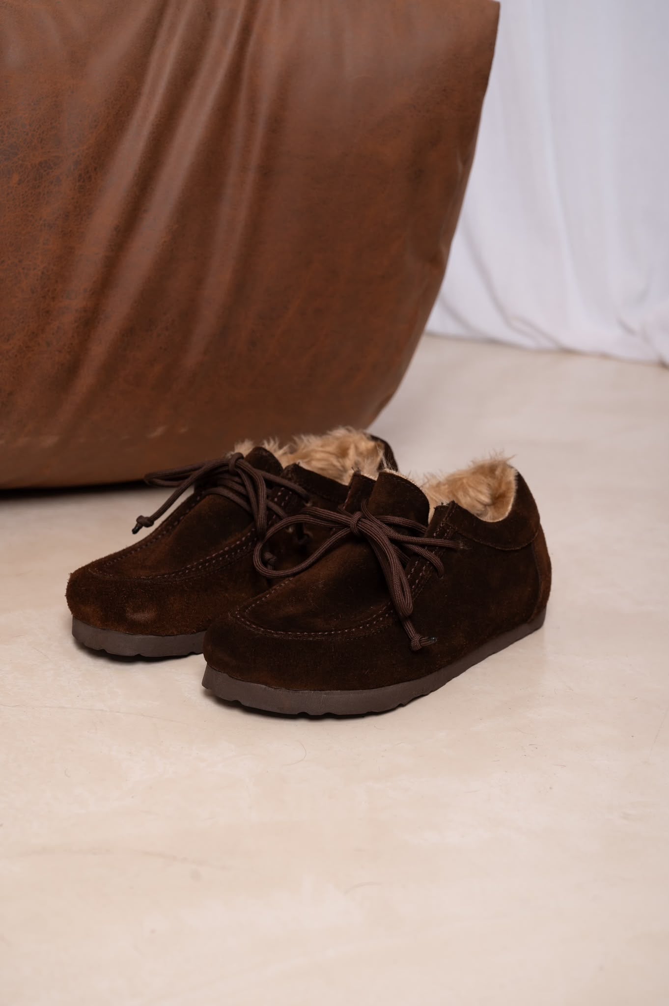 Mocasines Urban – cuero gamuzado con estilo contemporáneo