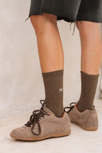 AK8=SI(B2<>"",B2&" - Nala Shoes","")