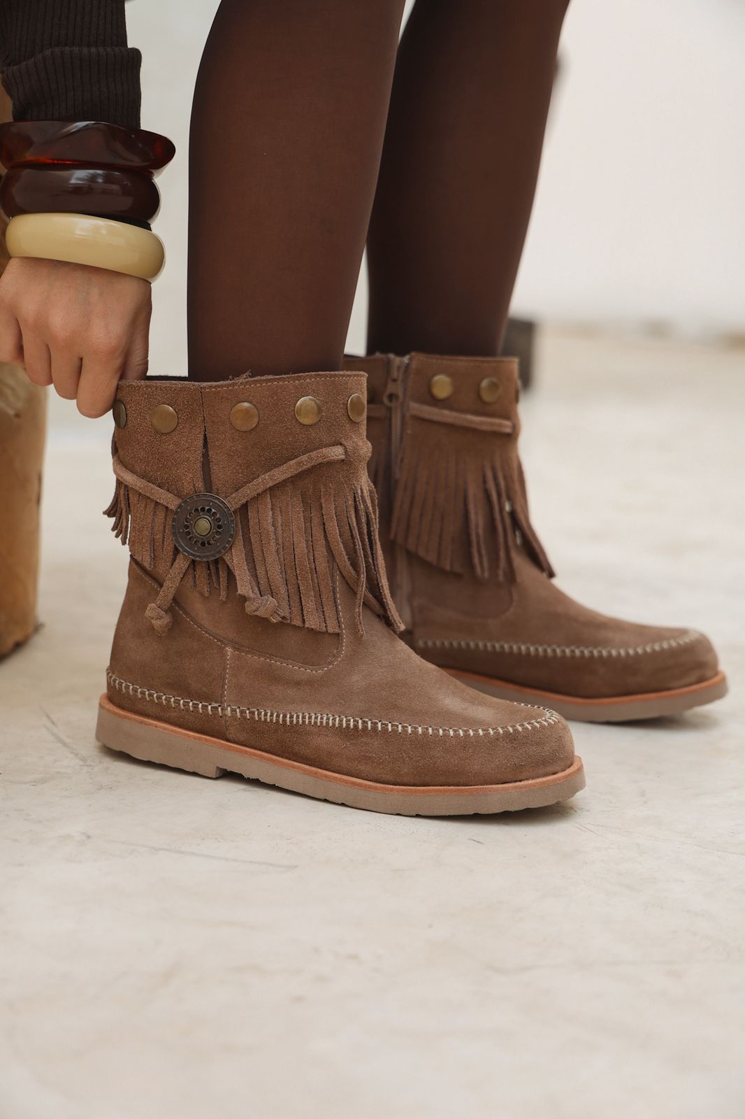 Botas de cuero con flecos y tachas "Estambul" - Nala Shoes