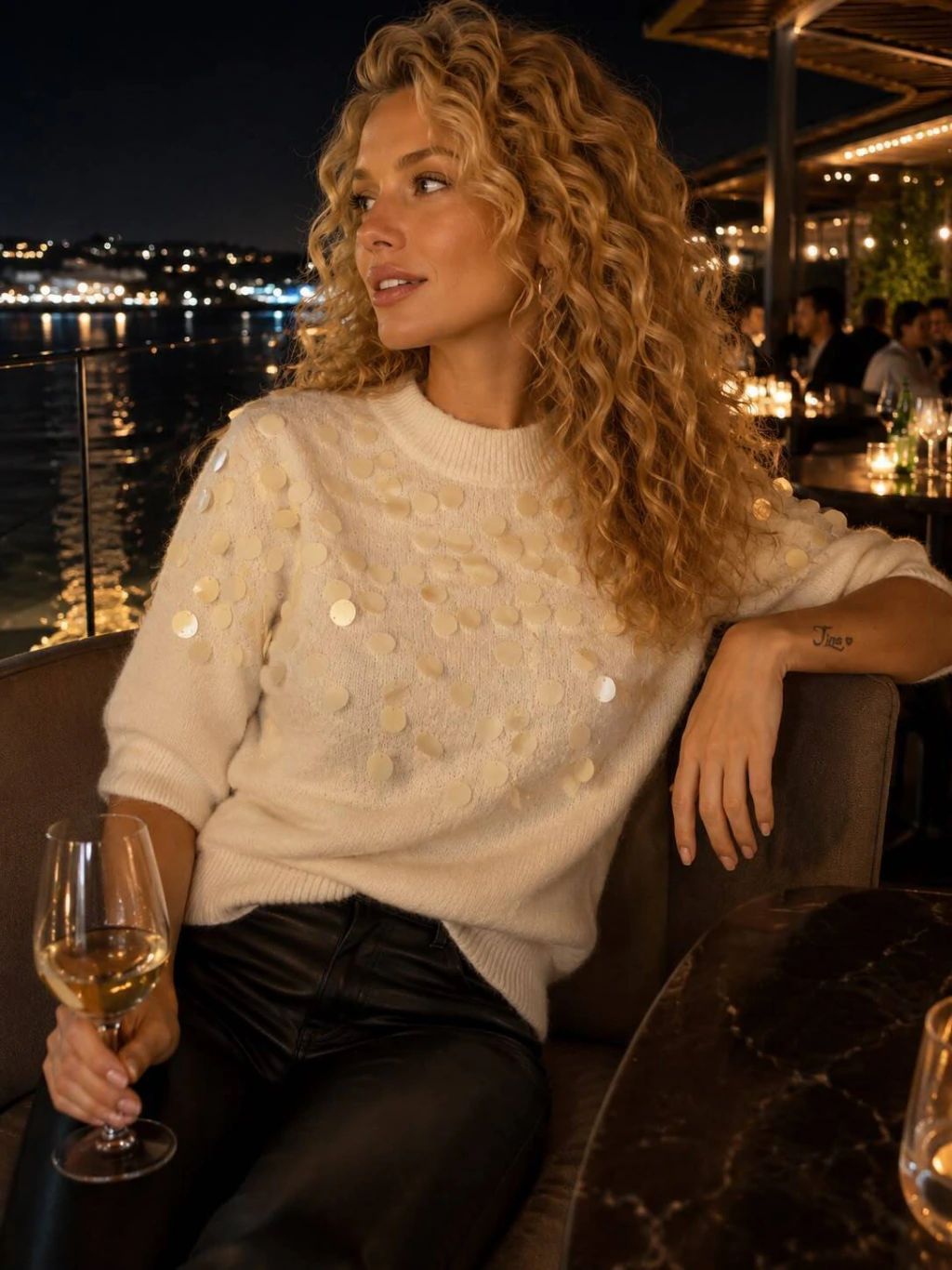 Sweater Premium "York" – cachemire de manga corta con maxi lentejuelas