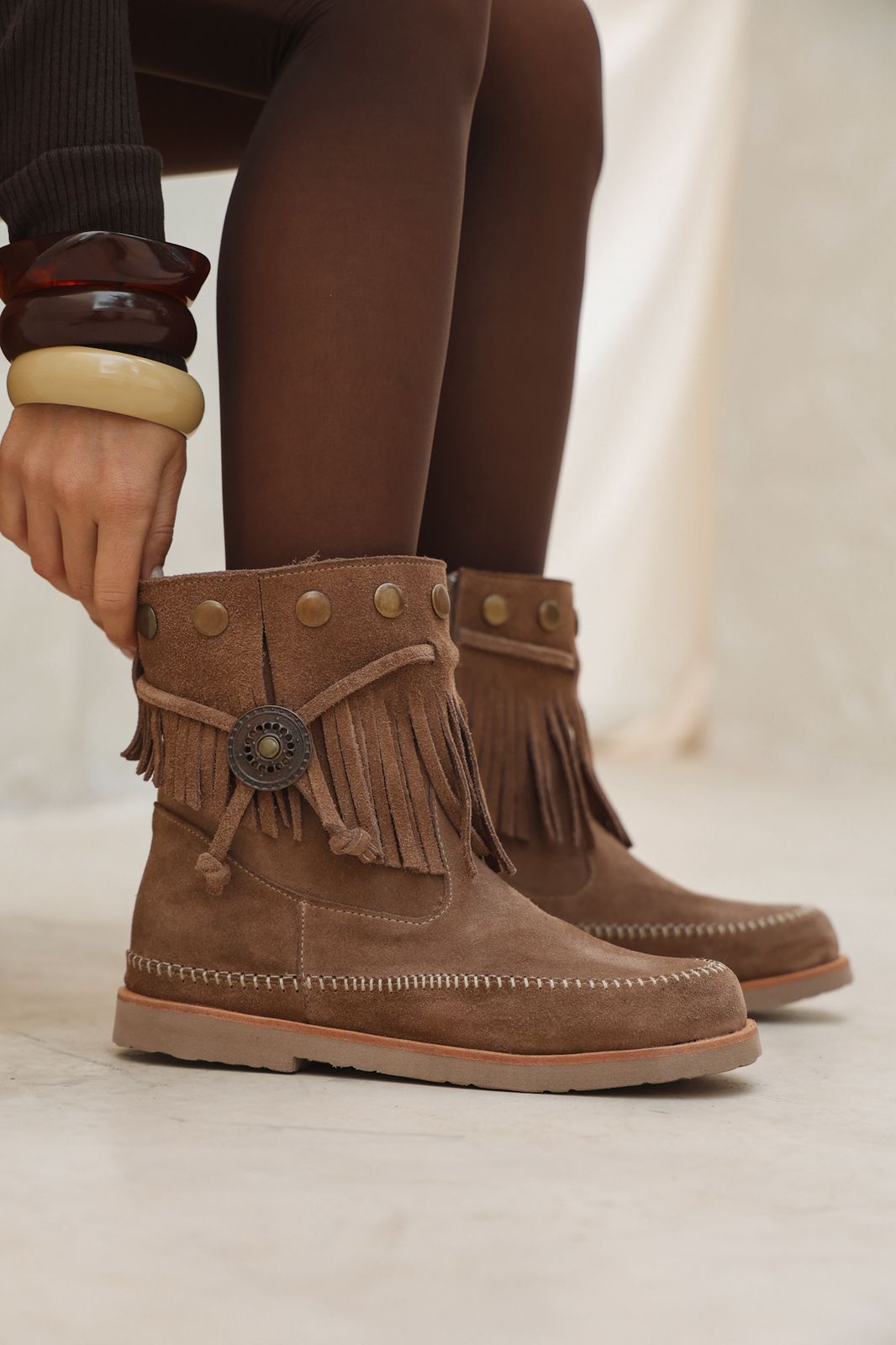Botas de cuero con flecos y tachas "Estambul" - Nala Shoes