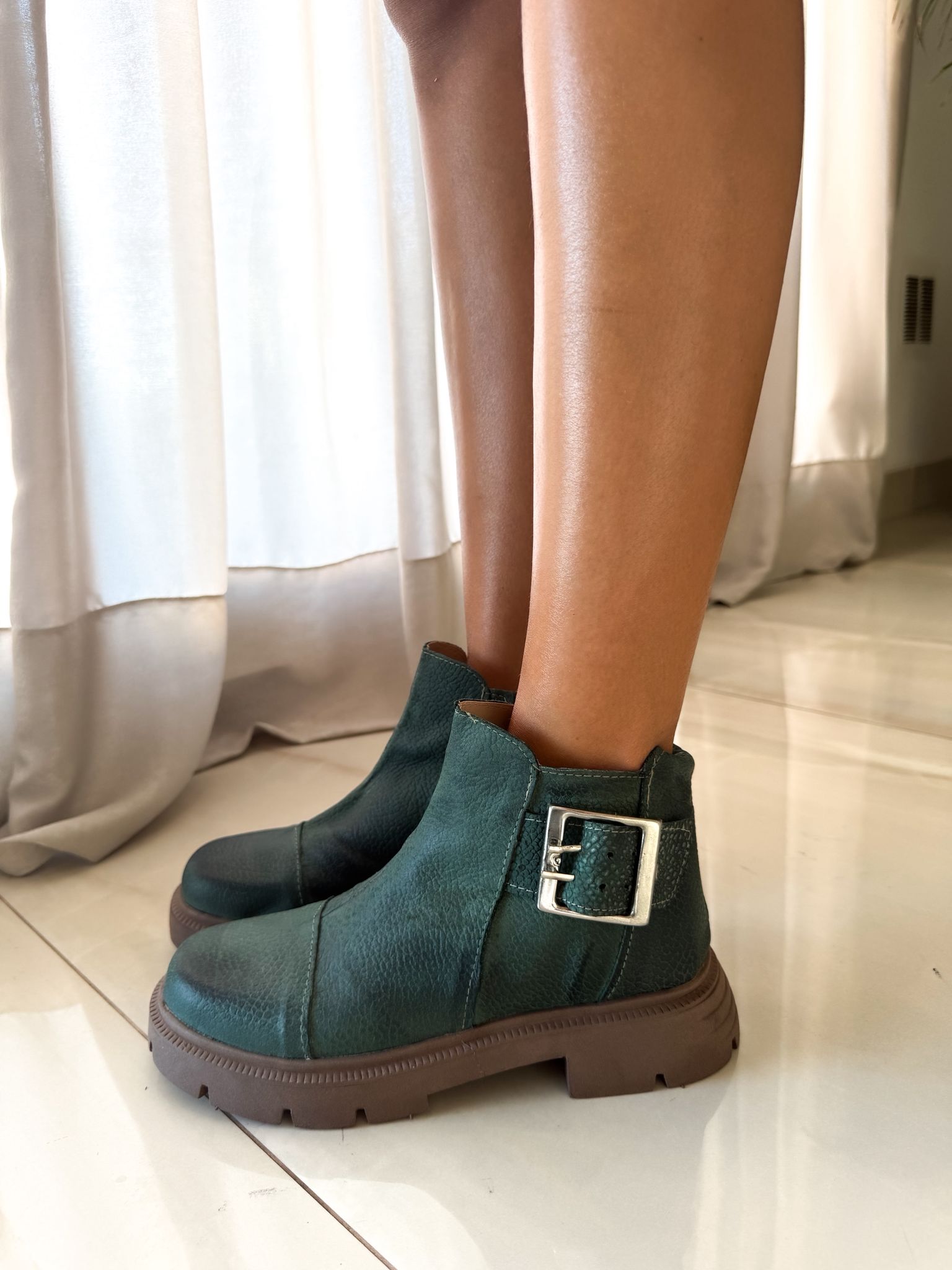 AK8=SI(B2<>"",B2&" - Nala Shoes","")