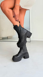AK8=SI(B2<>"",B2&" - Nala Shoes","")