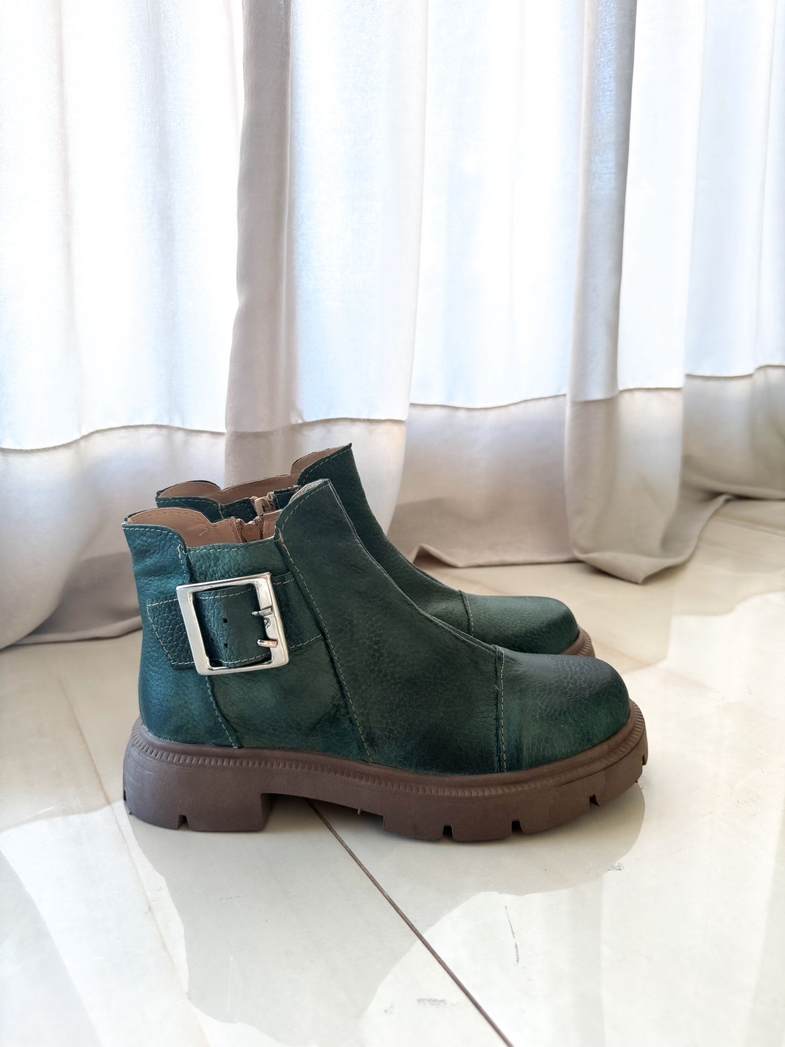 AK8=SI(B2<>"",B2&" - Nala Shoes","")