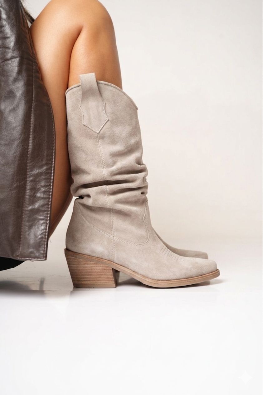 DAI – Botas Texanas en Cuero Gamuzado -  "Nala Shoes"
