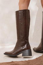 AK8=SI(B2<>"",B2&" - Nala Shoes","")