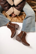 AK8=SI(B2<>"",B2&" - Nala Shoes","")