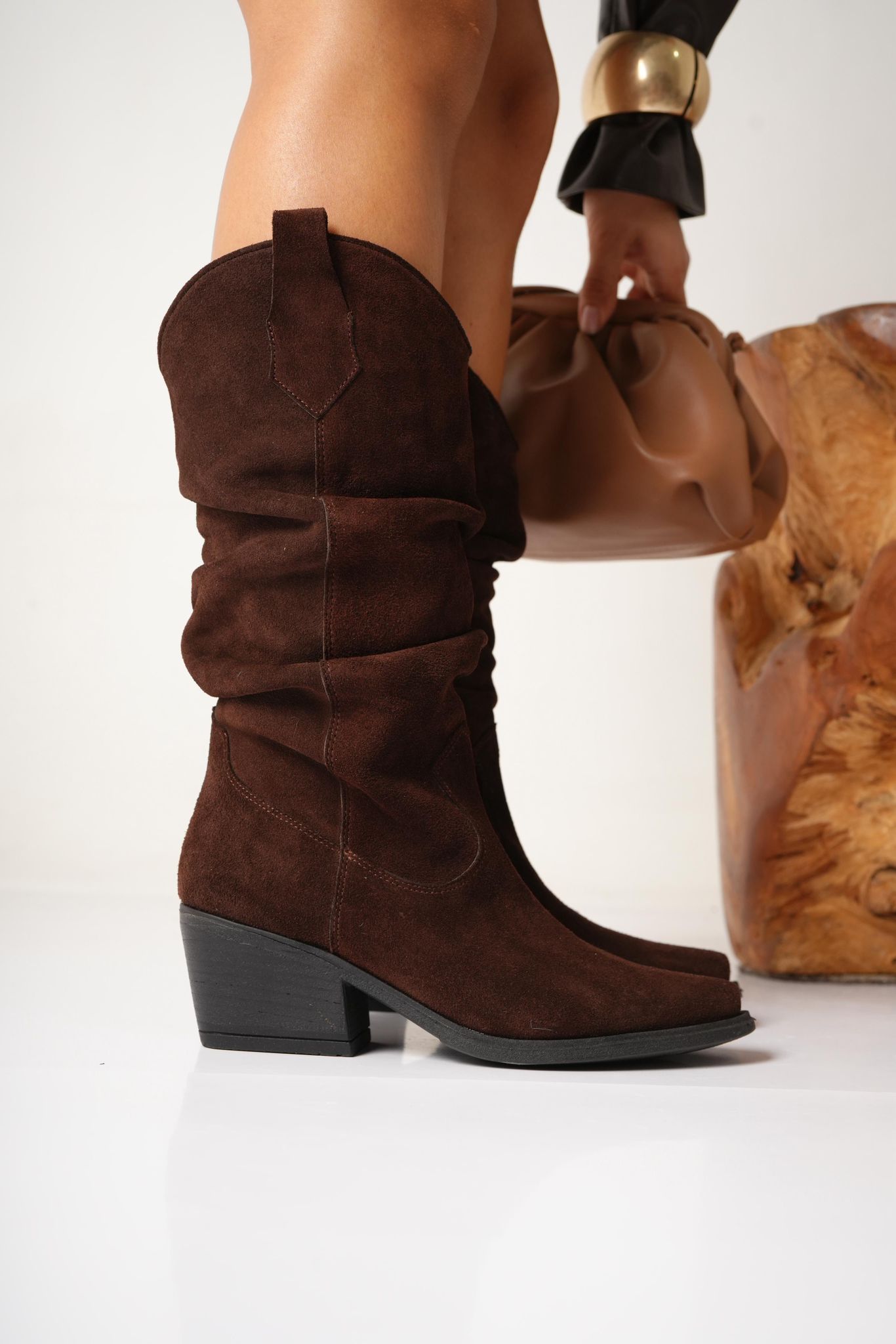 DAI – Botas Texanas en Cuero Gamuzado -  "Nala Shoes"