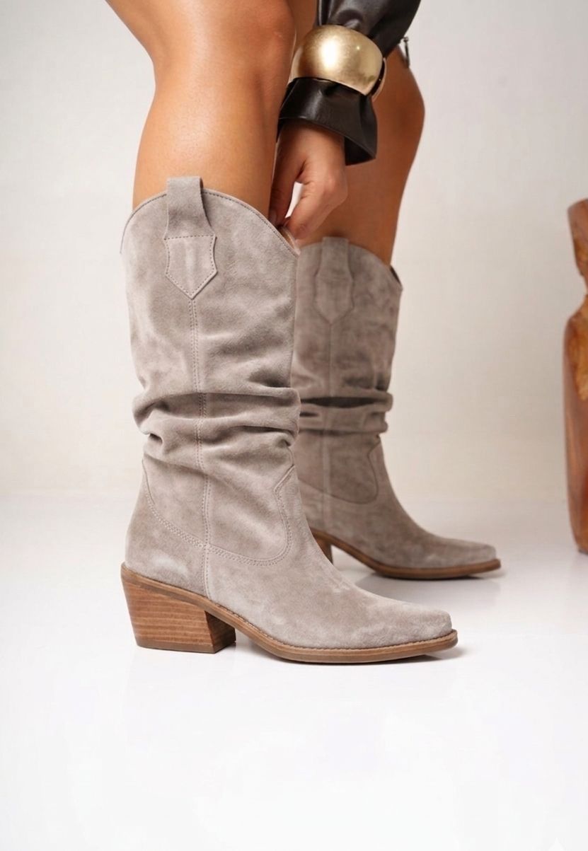 DAI – Botas Texanas en Cuero Gamuzado -  "Nala Shoes"