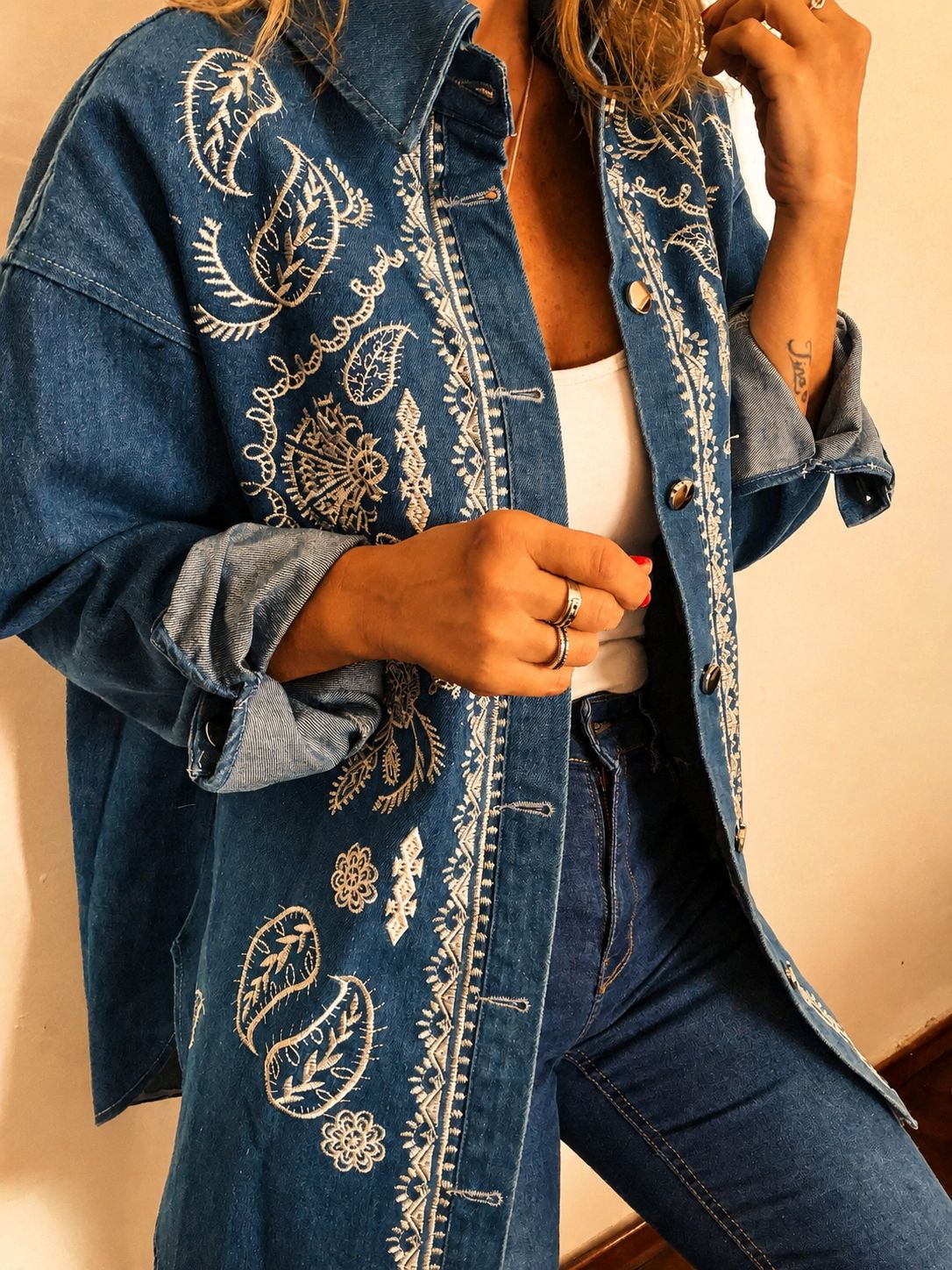 Camisaco Premium "Texas" – jean bordado con bolsillos