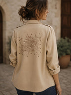 Camisa Premium Gabardina Bordada con Tachas – actitud y estilo en una prenda única