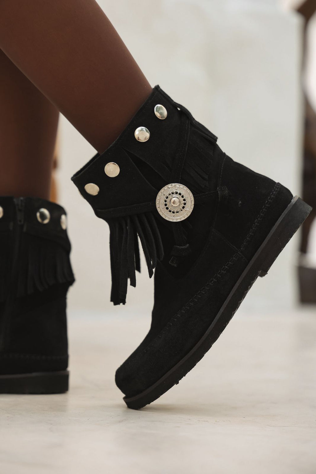 Botas de cuero con flecos y tachas "Estambul" - Nala Shoes