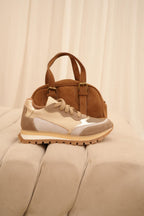 AK8=SI(B2<>"",B2&" - Nala Shoes","")