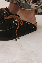 AK8=SI(B2<>"",B2&" - Nala Shoes","")