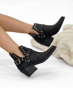 AK8=SI(B2<>"",B2&" - Nala Shoes","")