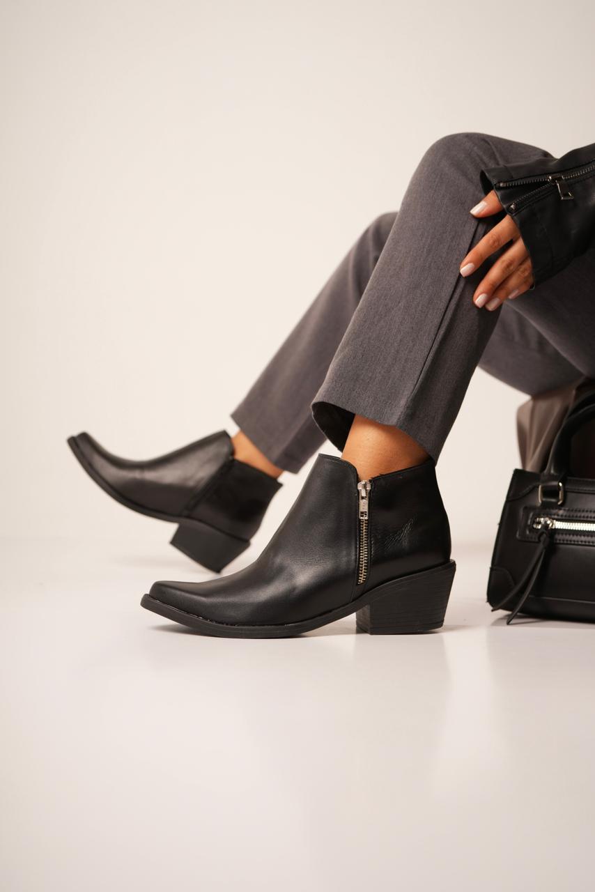 Botinetas "Lima" elegancia y versatilidad en cuero genuino - Nala Shoes