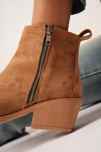 AK8=SI(B2<>"",B2&" - Nala Shoes","")