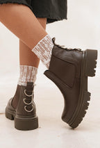 AK8=SI(B2<>"",B2&" - Nala Shoes","")
