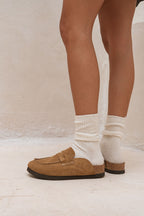AK8=SI(B2<>"",B2&" - Nala Shoes","")