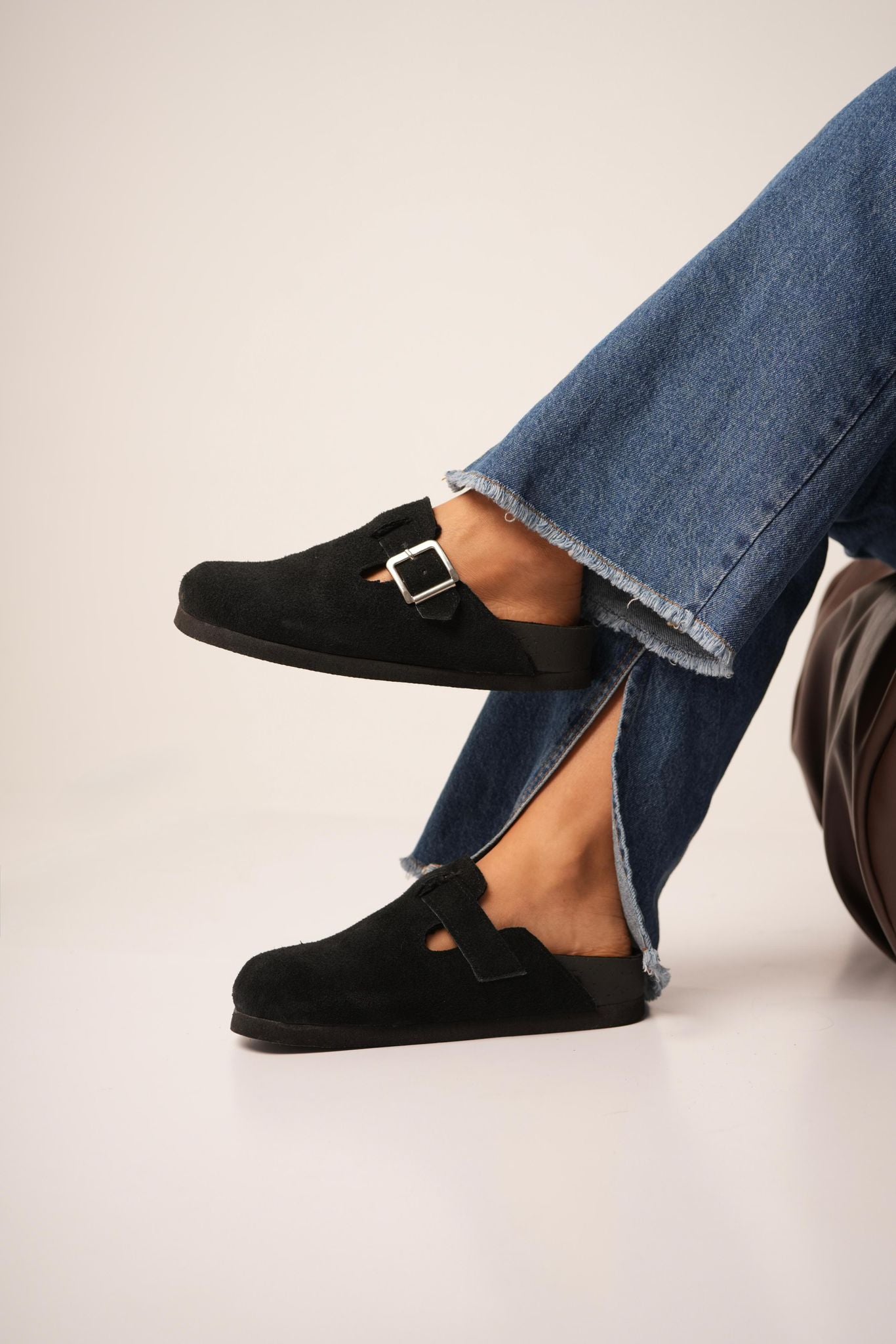 Marbella Sueco en Cuero gamuzado con Peludito - "Nala Shoes"