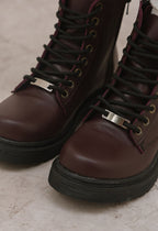 AK8=SI(B2<>"",B2&" - Nala Shoes","")