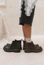 AK8=SI(B2<>"",B2&" - Nala Shoes","")