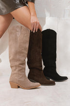 AK8=SI(B2<>"",B2&" - Nala Shoes","")