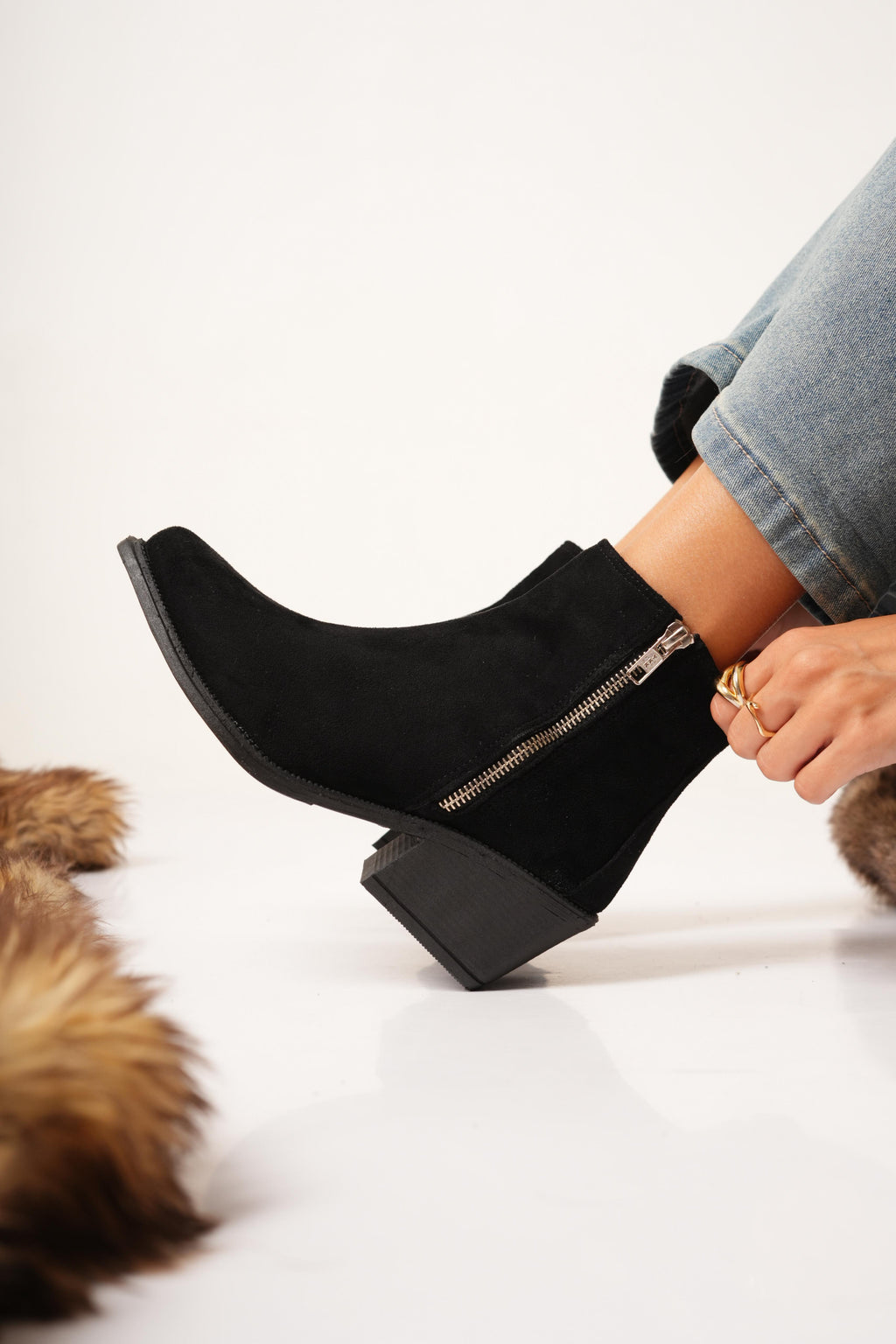 AK8=SI(B2<>"",B2&" - Nala Shoes","")