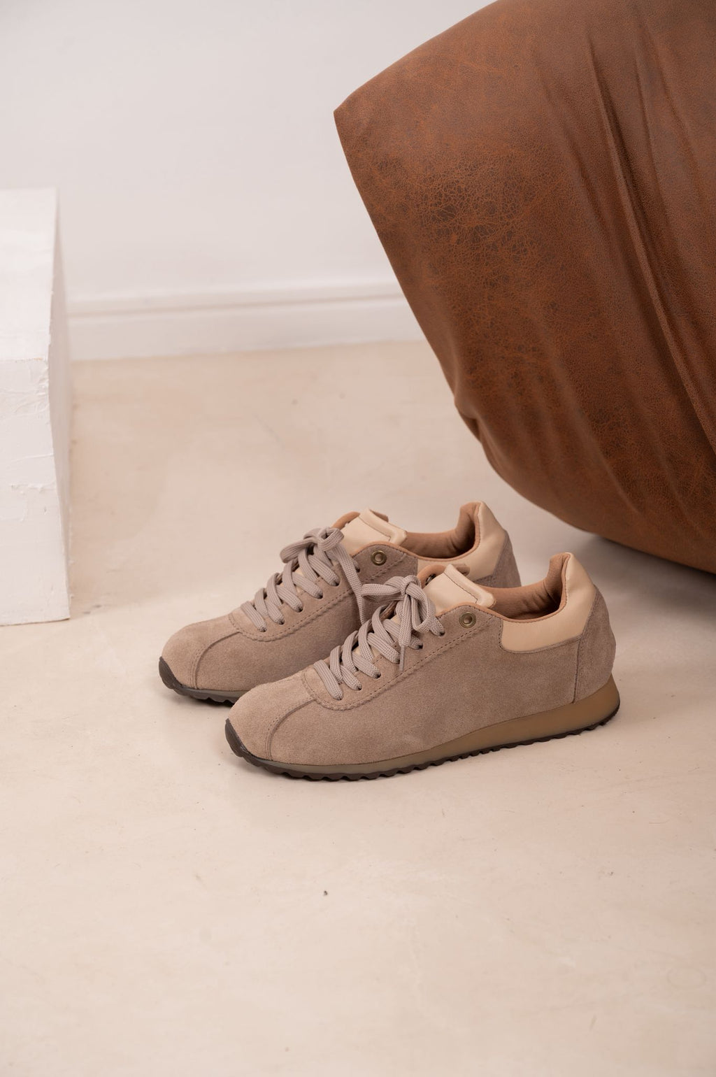 Antonella - la zapatilla de cuero - Nala Shoes