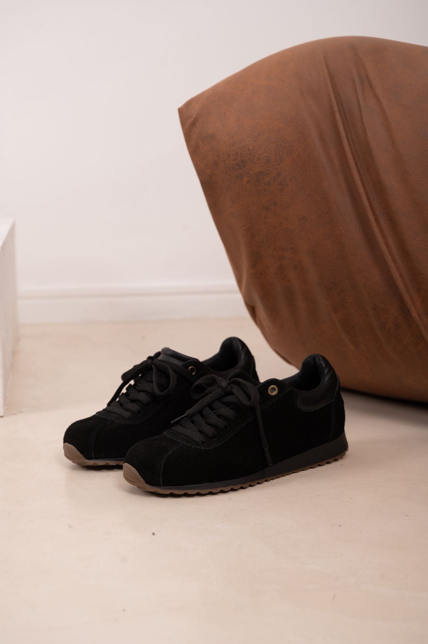 Antonella - la zapatilla de cuero - Nala Shoes
